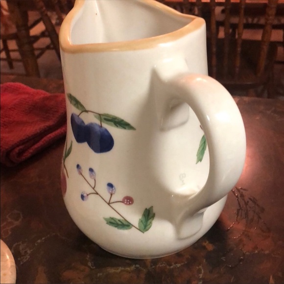 longaberger “ Fruit. Medley” Large pitcher - Picture 6 of 8